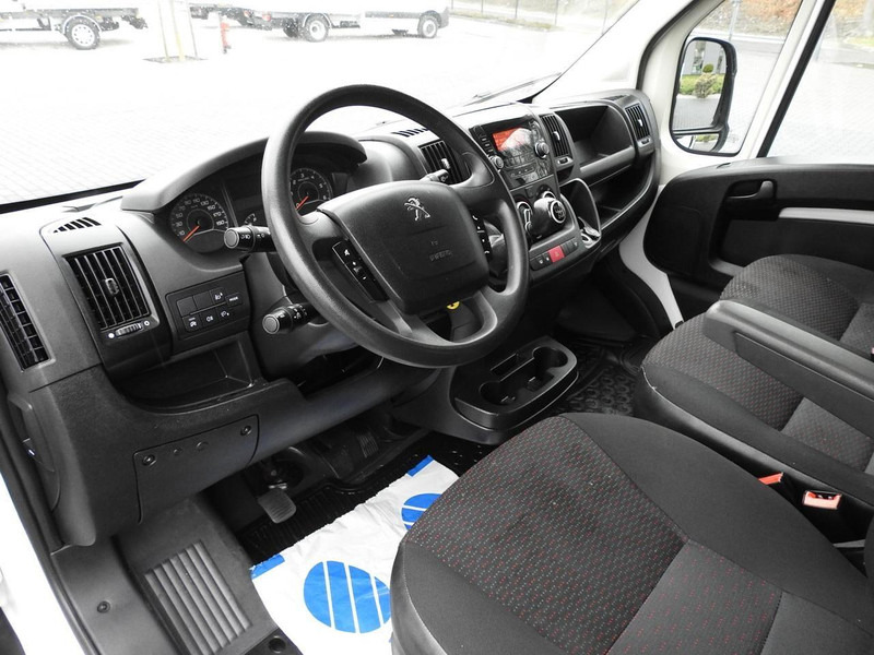 Peugeot BOXER SKRZYNIA PODWÓJNA KABINA DOKA 7 MIEJSC TEMPOMAT KLIMATYZAC - Kamioncine me karroceri, Kamioncine dopio kabinë: foto 2 Peugeot BOXER SKRZYNIA PODWÓJNA KABINA DOKA 7 MIEJSC TEMPOMAT KLIMATYZAC - Kamioncine me karroceri, Kamioncine dopio kabinë: foto 2