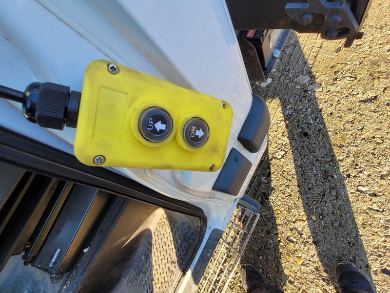 Kamioncine vetëshkarkuese Renault Mascott 160 Three-sided tipper + Crane KO - 6.5tons: foto 16