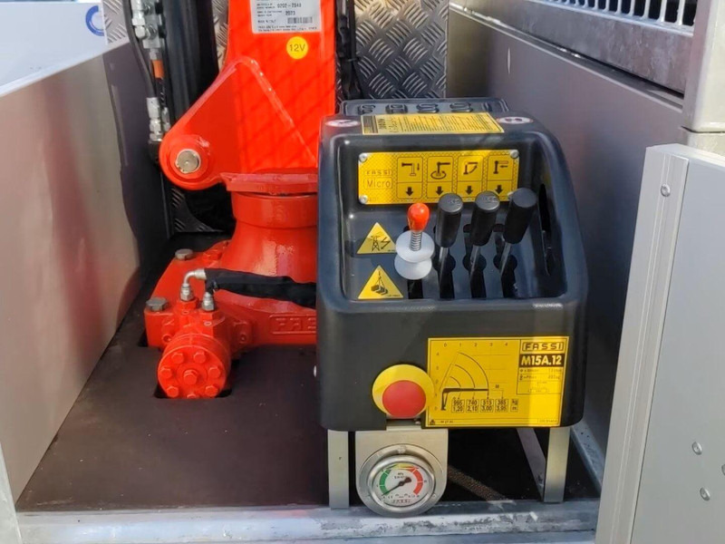 Lizingu i Volkswagen Crafter 50 - Flatbed truck + crane Volkswagen Crafter 50 - Flatbed truck + crane: foto 13