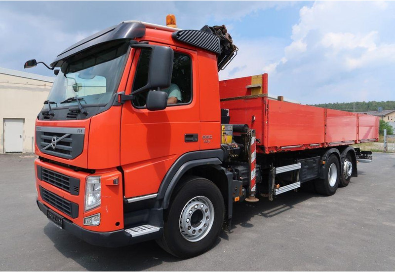 Volvo FM 330 6x2 - Kamion me karroceri të hapur, Kamion me vinç: foto 2 Volvo FM 330 6x2 - Kamion me karroceri të hapur, Kamion me vinç: foto 2