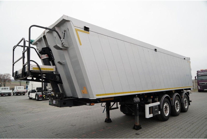 Wielton WYWROTKA / 41 M3 / ALUMINIOWA / 2x OŚ PODNOSZONA / OSIE SAF / A - Gjysmë rimorkio vetëshkarkuese: foto 2 Wielton WYWROTKA / 41 M3 / ALUMINIOWA / 2x OŚ PODNOSZONA / OSIE SAF / A - Gjysmë rimorkio vetëshkarkuese: foto 2