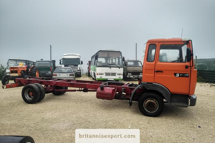 RENAULT Midliner S120 Turbo | Perkins 3.9 diesel engine | ZF manual - Kamion kabinë-shasi: foto 4 RENAULT Midliner S120 Turbo | Perkins 3.9 diesel engine | ZF manual - Kamion kabinë-shasi: foto 4