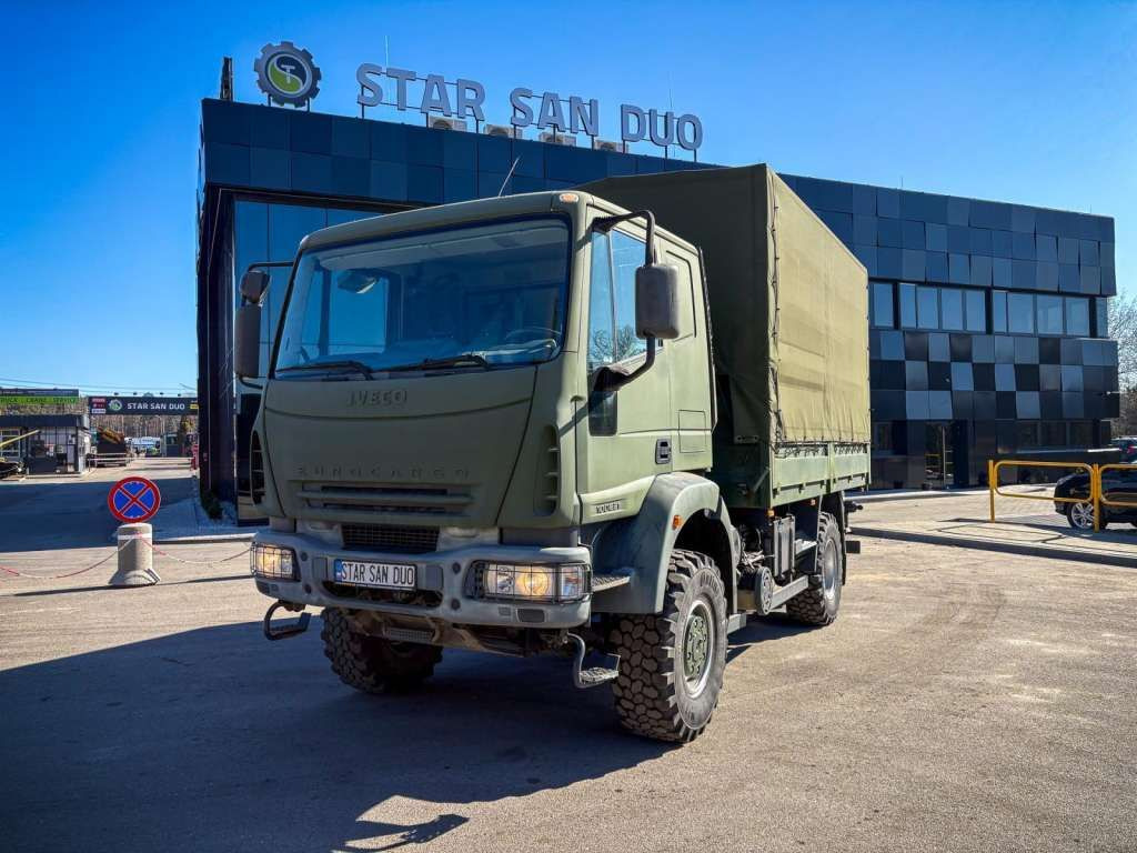 Iveco EUROCARGO 4x4 Offroad Camper Winde - Kamion me tendë: foto 1 Iveco EUROCARGO 4x4 Offroad Camper Winde - Kamion me tendë: foto 1