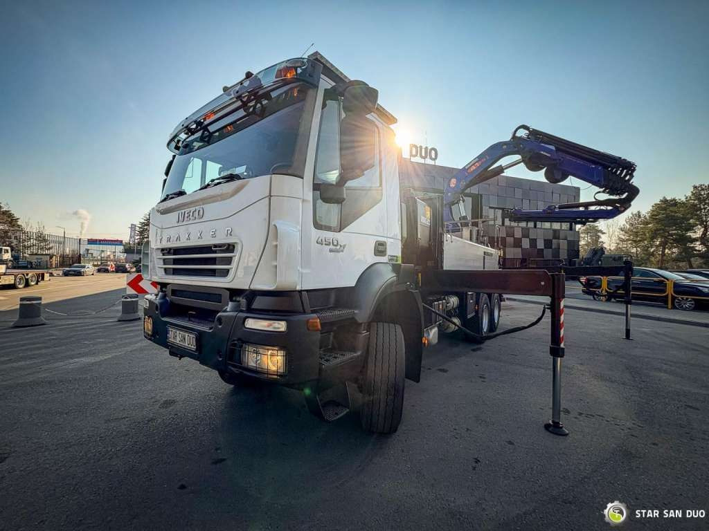 Iveco  TRAKKER 450  6x6 PM41S FLY JIB Crane Kipper - Kamion me vinç: foto 4 Iveco  TRAKKER 450  6x6 PM41S FLY JIB Crane Kipper - Kamion me vinç: foto 4