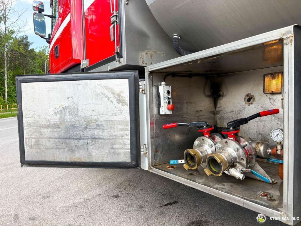 Scania D 320 FIRE BRIGADE Tank 12,000 Litres - Kamioni: foto 2 Scania D 320 FIRE BRIGADE Tank 12,000 Litres - Kamioni: foto 2