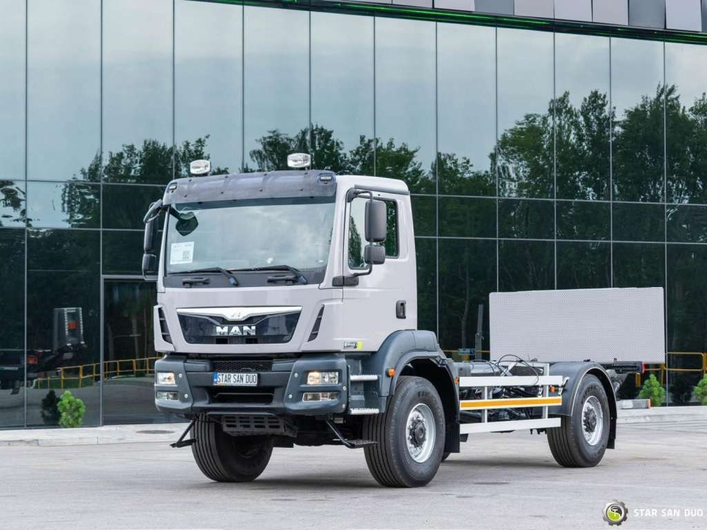 MAN TGM 18.290 4x4 Chassis Camper Single Wheels - Kamion kabinë-shasi: foto 3 MAN TGM 18.290 4x4 Chassis Camper Single Wheels - Kamion kabinë-shasi: foto 3