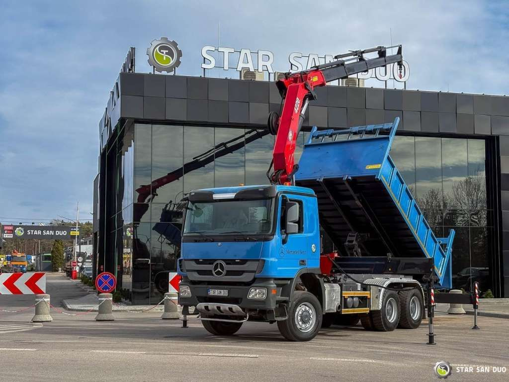 Mercedes-Benz ACTROS 3341 6x6 HMF 4220 K4 CRANE KIPPER - Kamion vetëshkarkues: foto 1 Mercedes-Benz ACTROS 3341 6x6 HMF 4220 K4 CRANE KIPPER - Kamion vetëshkarkues: foto 1