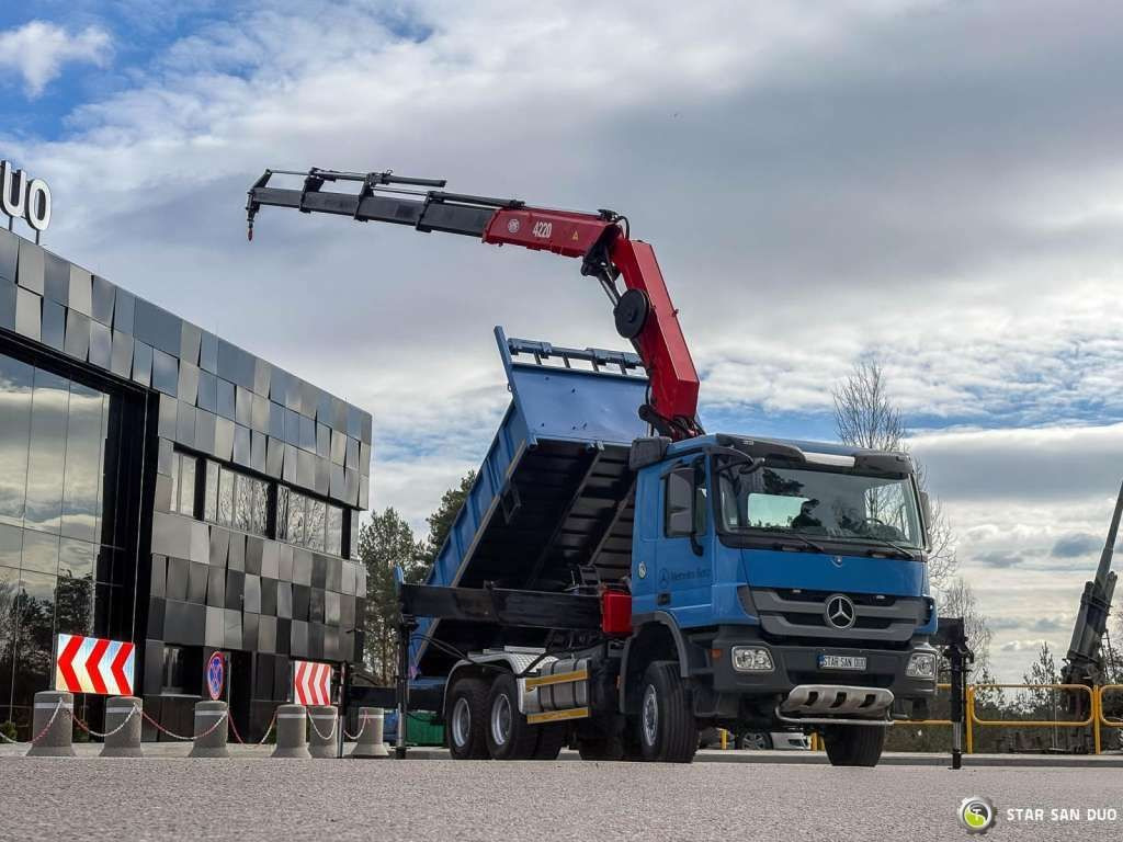 Mercedes-Benz ACTROS 3341 6x6 HMF 4220 K4 CRANE KIPPER - Kamion me vinç: foto 3 Mercedes-Benz ACTROS 3341 6x6 HMF 4220 K4 CRANE KIPPER - Kamion me vinç: foto 3