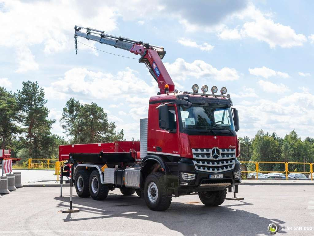 Mercedes-Benz AROCS 3345 6x6 HMF 3220 Winch Crane tipper - Kamion me vinç: foto 2 Mercedes-Benz AROCS 3345 6x6 HMF 3220 Winch Crane tipper - Kamion me vinç: foto 2