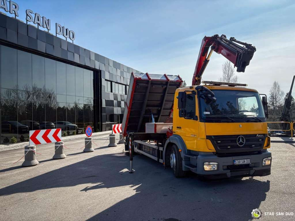 Mercedes-Benz AXOR 1824 4x2 HMF 975 HDS Crane Rotator Kipper Mercedes-Benz AXOR 1824 4x2 HMF 975 HDS Crane Rotator Kipper - Kamion me vinç, Kamion vetëshkarkues: foto 2 Mercedes-Benz AXOR 1824 4x2 HMF 975 HDS Crane Rotator Kipper Mercedes-Benz AXOR 1824 4x2 HMF 975 HDS Crane Rotator Kipper - Kamion me vinç, Kamion vetëshkarkues: foto 2