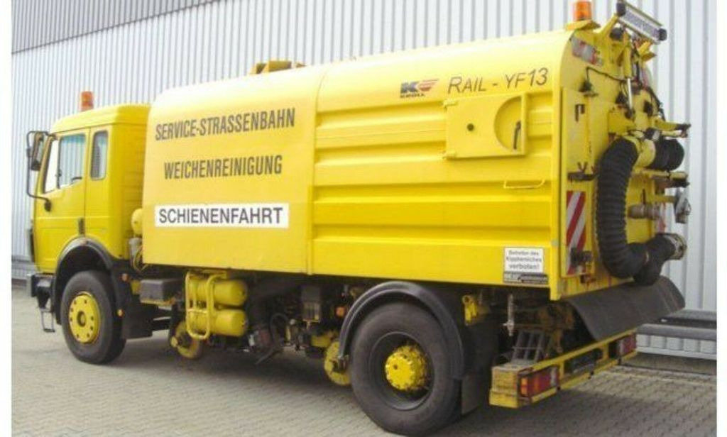 Mercedes-Benz SK 1820 4x2 Schienenreinigungs Kehrmaschine RAIL - Makinë fshirëse për rrugët: foto 3 Mercedes-Benz SK 1820 4x2 Schienenreinigungs Kehrmaschine RAIL - Makinë fshirëse për rrugët: foto 3