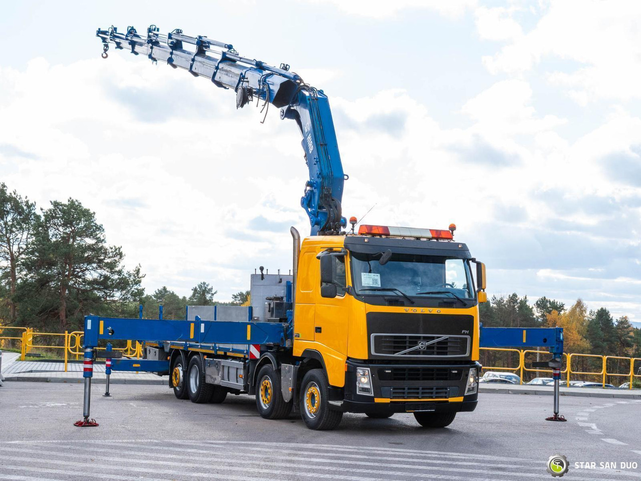 - Kamion me vinç: foto 2 - Kamion me vinç: foto 2