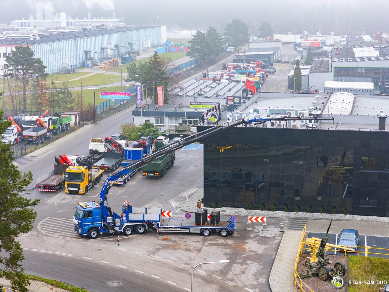 - Kamion me vinç: foto 4 - Kamion me vinç: foto 4