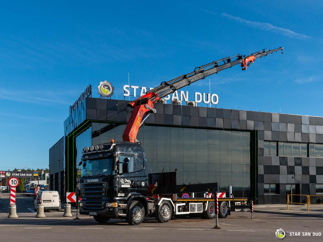 - Kamion me vinç: foto 3 - Kamion me vinç: foto 3