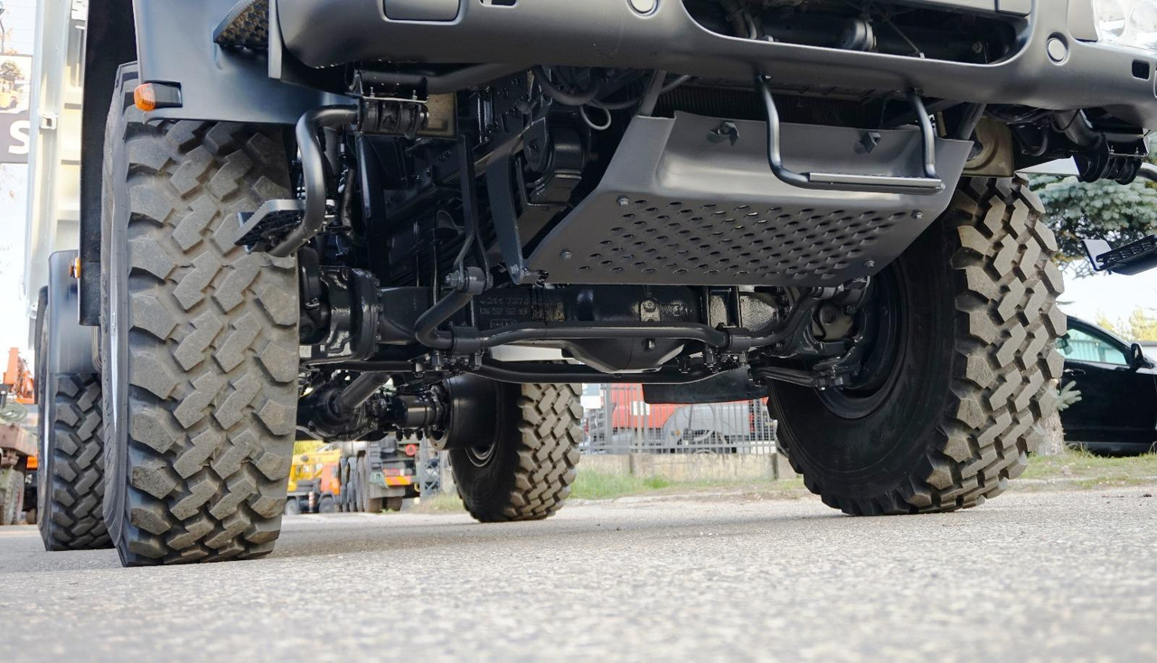 - Platformë ajrore e montuar në kamion: foto 5 - Platformë ajrore e montuar në kamion: foto 5