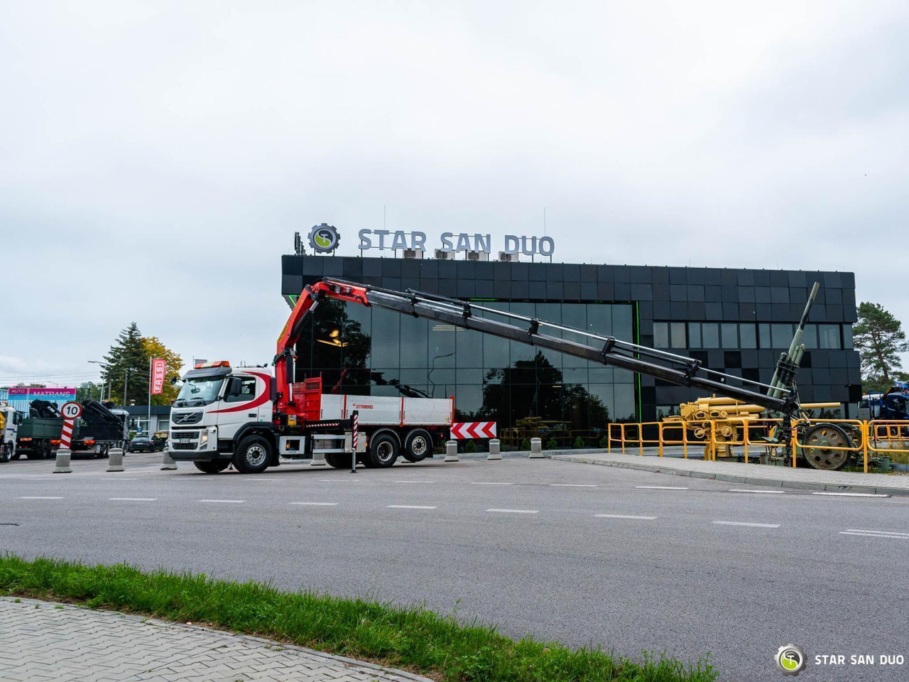 - Kamion me vinç: foto 5 - Kamion me vinç: foto 5