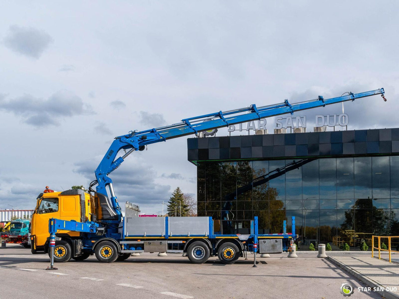 - Kamion me vinç: foto 5 - Kamion me vinç: foto 5