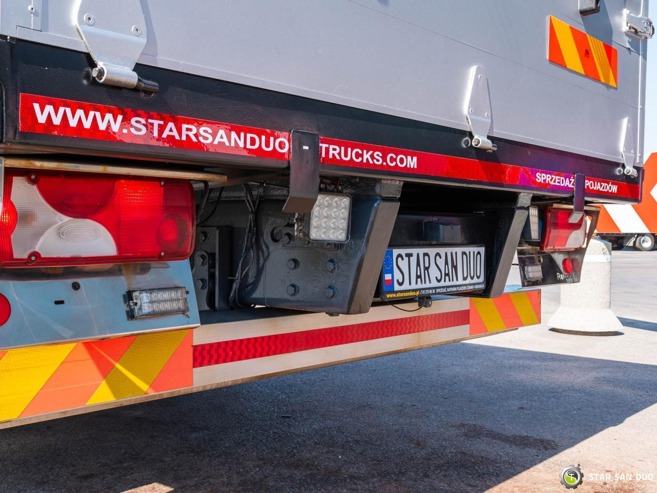 Kamion me vinç : foto 13