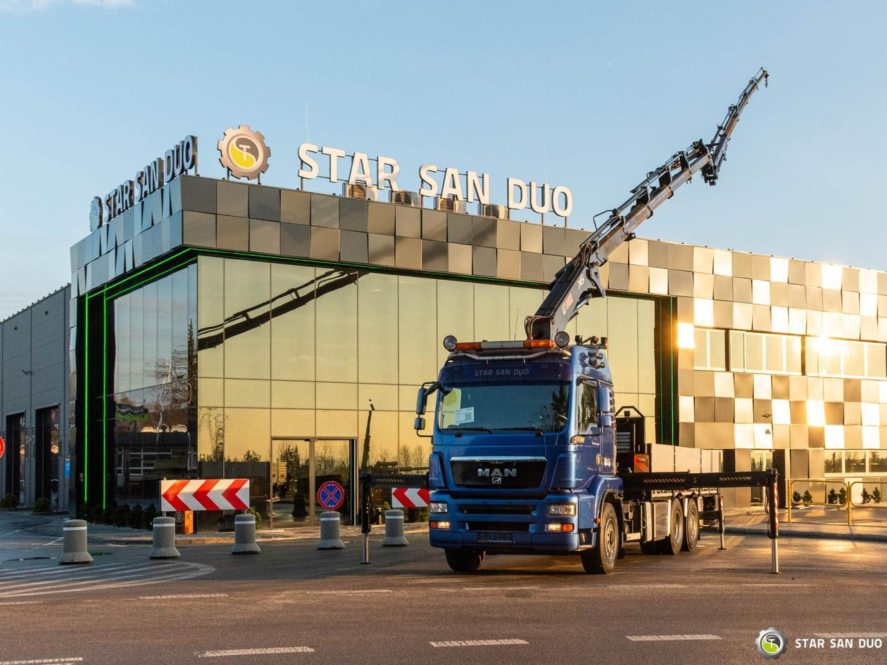 - Kamion me vinç: foto 5 - Kamion me vinç: foto 5