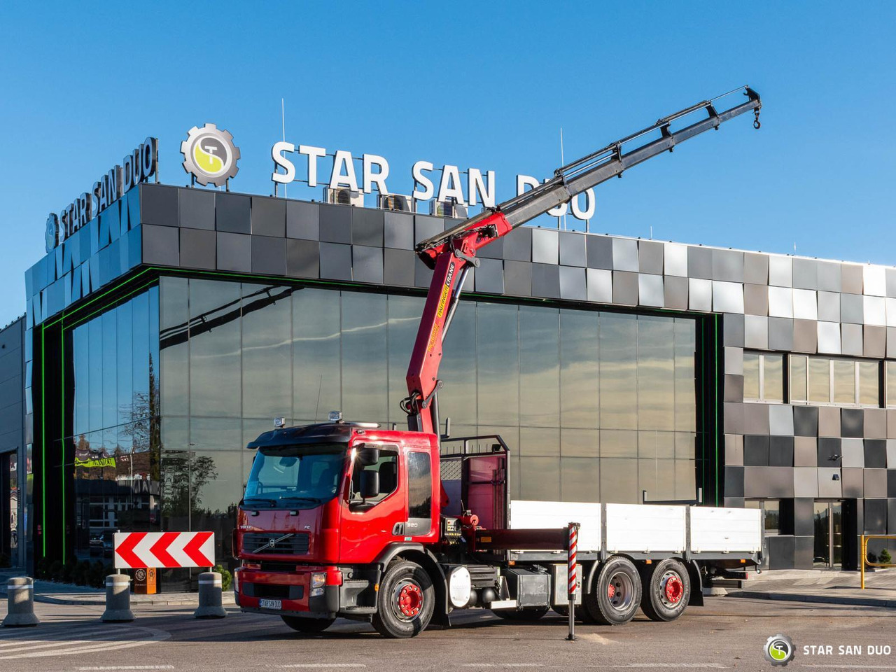 - Kamion me vinç: foto 5 - Kamion me vinç: foto 5