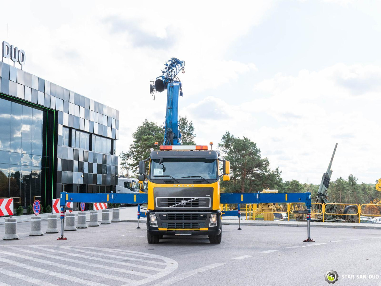 - Kamion me vinç: foto 3 - Kamion me vinç: foto 3