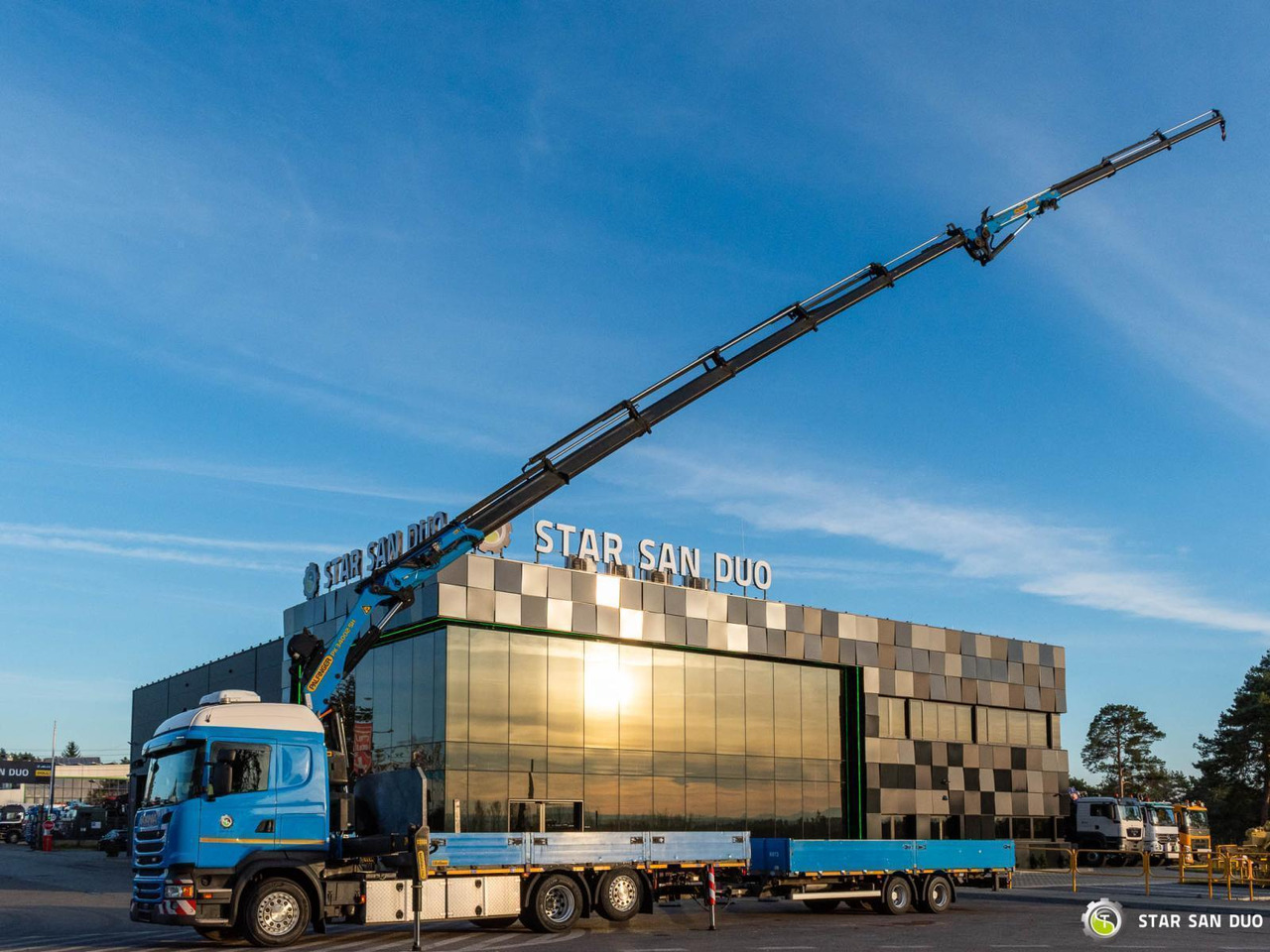 - Kamion me vinç: foto 3 - Kamion me vinç: foto 3