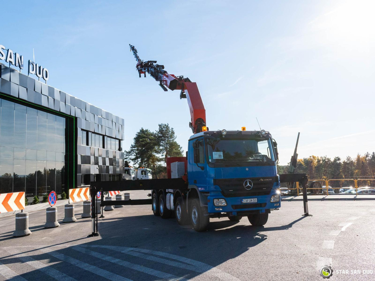 - Kamion me vinç: foto 4 - Kamion me vinç: foto 4