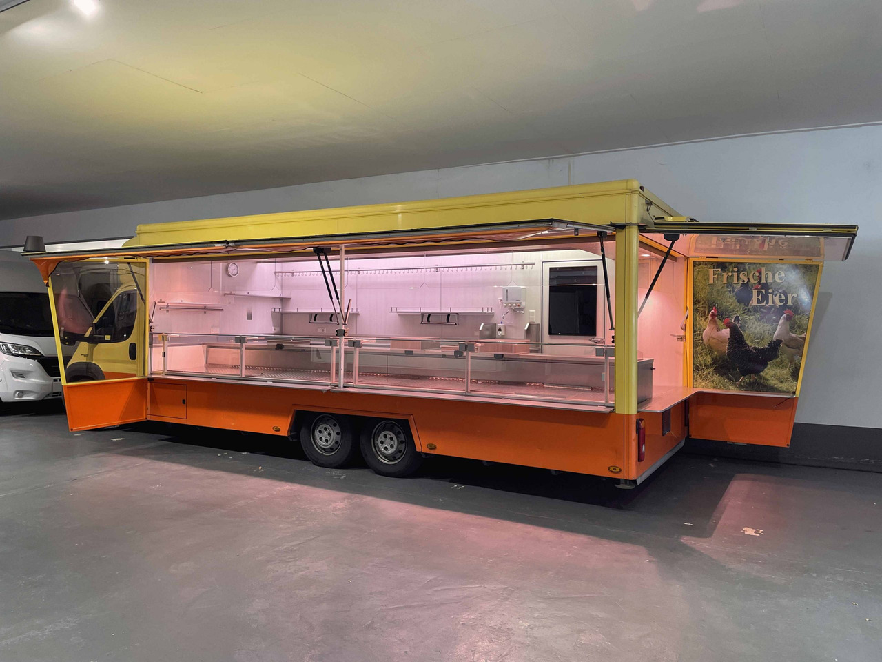 Wochenmarktmobil Esselmann - Kamion shpërndarës: foto 1 Wochenmarktmobil Esselmann - Kamion shpërndarës: foto 1