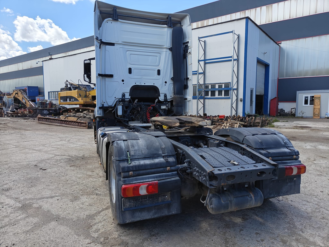 MERCEDES BENZ ACTROS - Gjysmë-kamion: foto 2 MERCEDES BENZ ACTROS - Gjysmë-kamion: foto 2