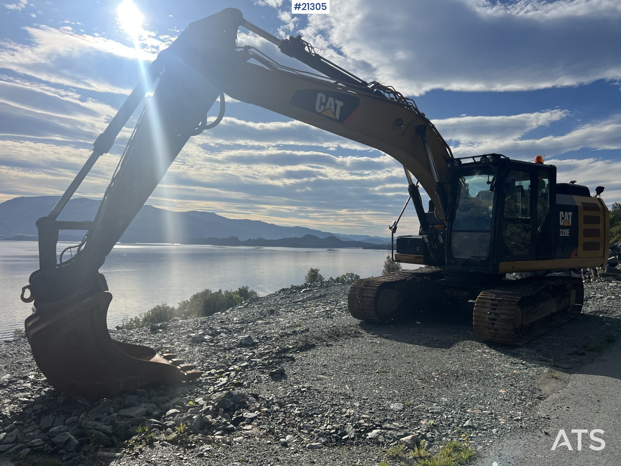 CAT 320 EL - Ekskavator me zinxhirë: foto 1 CAT 320 EL - Ekskavator me zinxhirë: foto 1