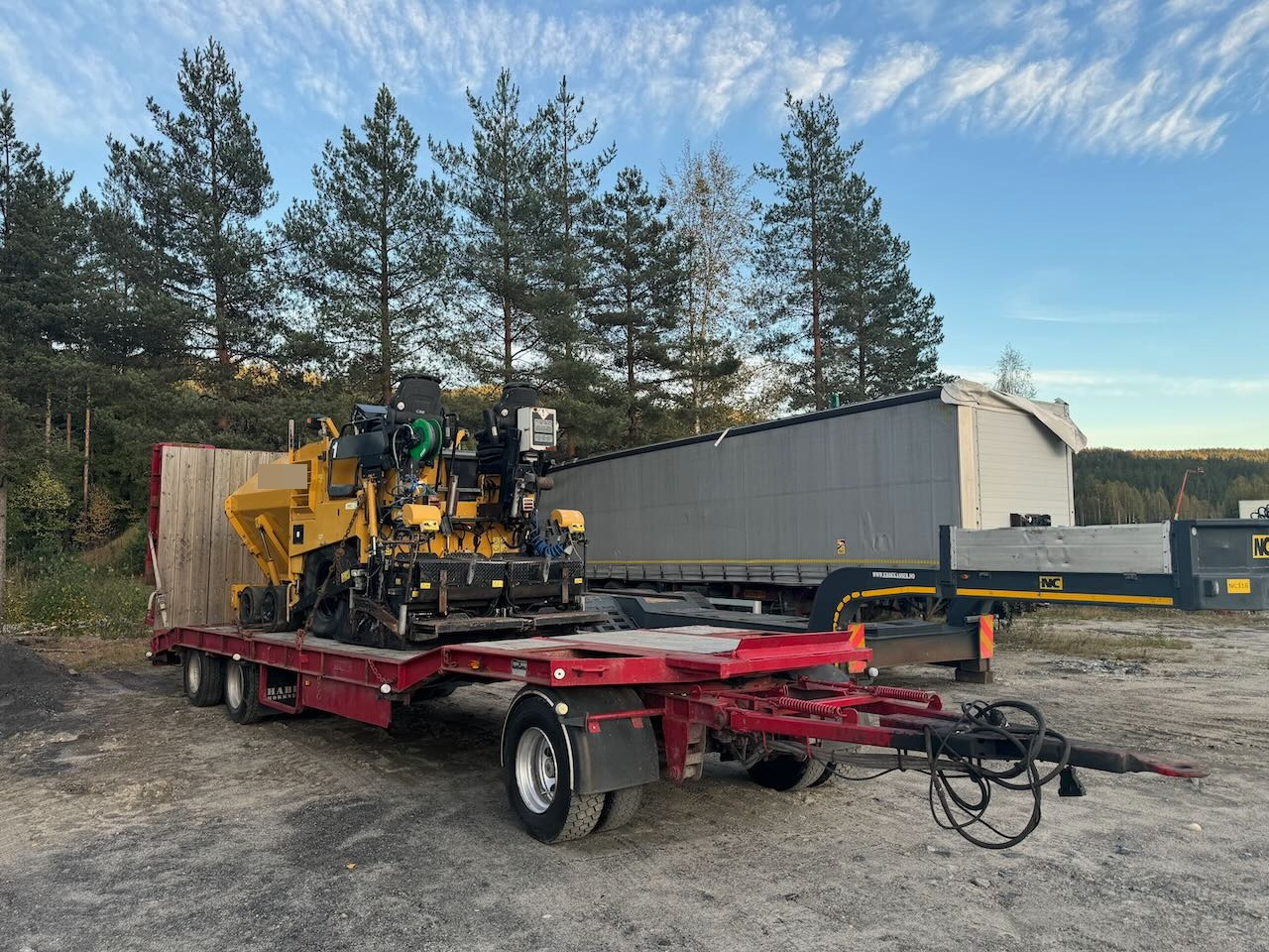 Caterpillar AP 300 - Shtrues asfalti: foto 1 Caterpillar AP 300 - Shtrues asfalti: foto 1