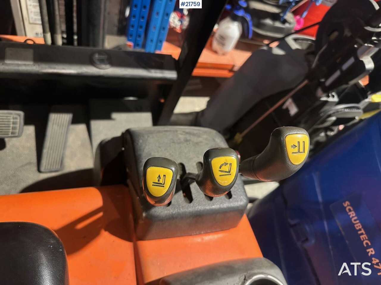 Daewoo B20T truck m/ 4,5 m løftehøyde - Gjysmë rimorkio me plan ngarkimi të ulët: foto 4 Daewoo B20T truck m/ 4,5 m løftehøyde - Gjysmë rimorkio me plan ngarkimi të ulët: foto 4