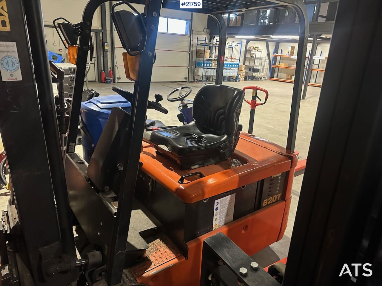 Daewoo B20T truck m/ 4,5 m løftehøyde - Gjysmë rimorkio me plan ngarkimi të ulët: foto 5 Daewoo B20T truck m/ 4,5 m løftehøyde - Gjysmë rimorkio me plan ngarkimi të ulët: foto 5