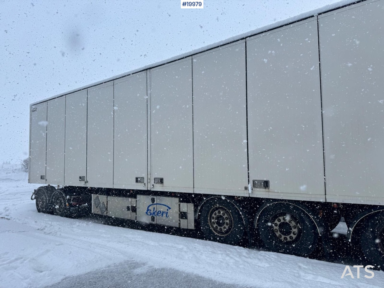 Ekeri Skapsemi - Rimorkio me vagonetë të mbyllur: foto 5 Ekeri Skapsemi - Rimorkio me vagonetë të mbyllur: foto 5
