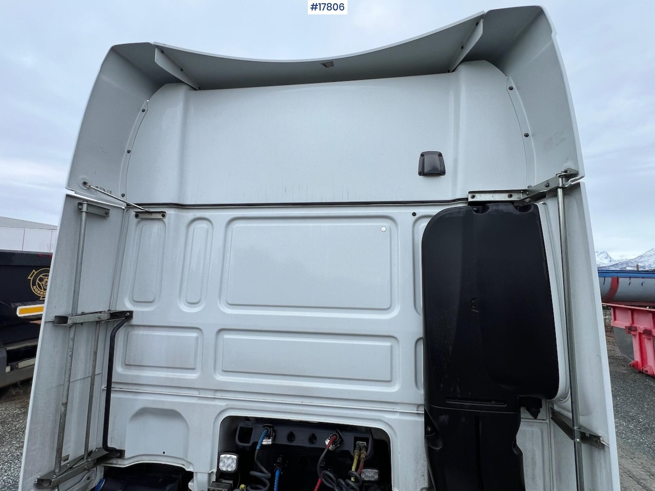 Gjysmë-kamion DAF XF 530: foto 11