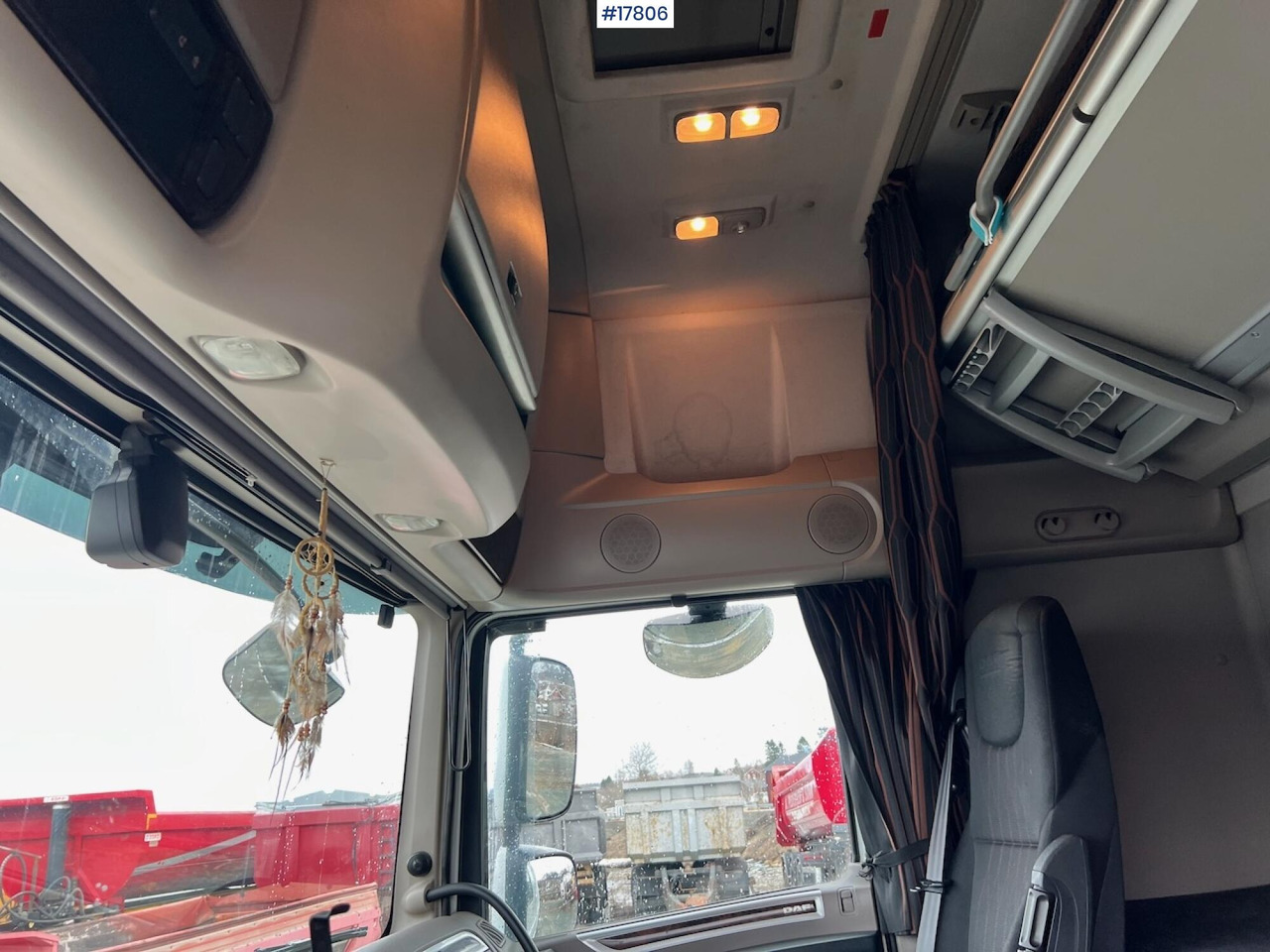 Gjysmë-kamion DAF XF 530: foto 16
