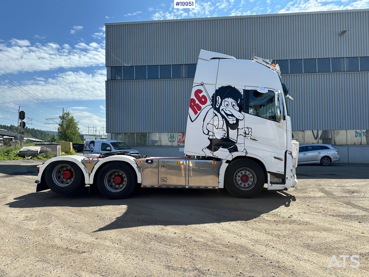 Volvo FH 750 - Gjysmë-kamion: foto 2 Volvo FH 750 - Gjysmë-kamion: foto 2