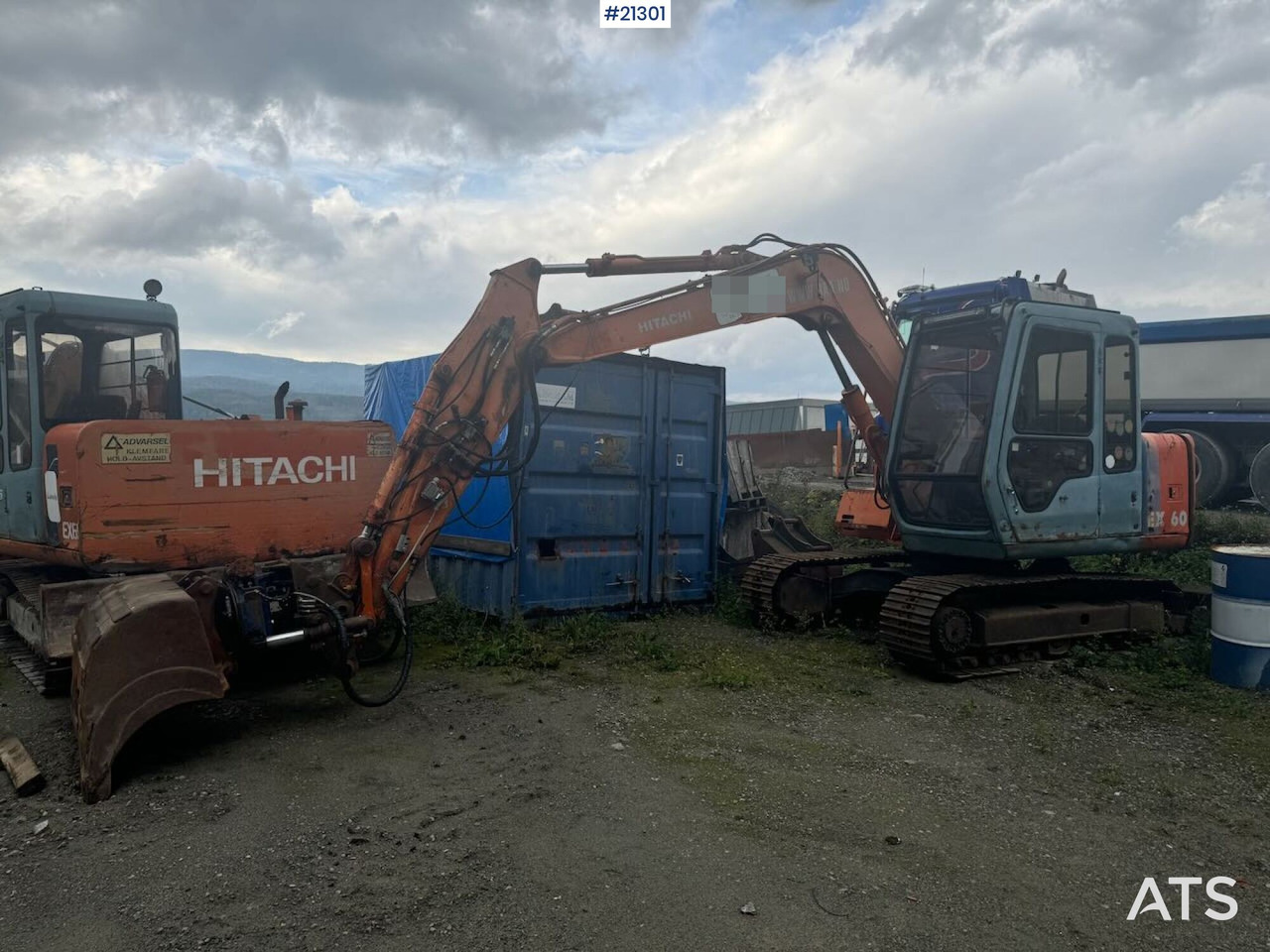 Hitachi EX60 - Ekskavator me zinxhirë: foto 1 Hitachi EX60 - Ekskavator me zinxhirë: foto 1