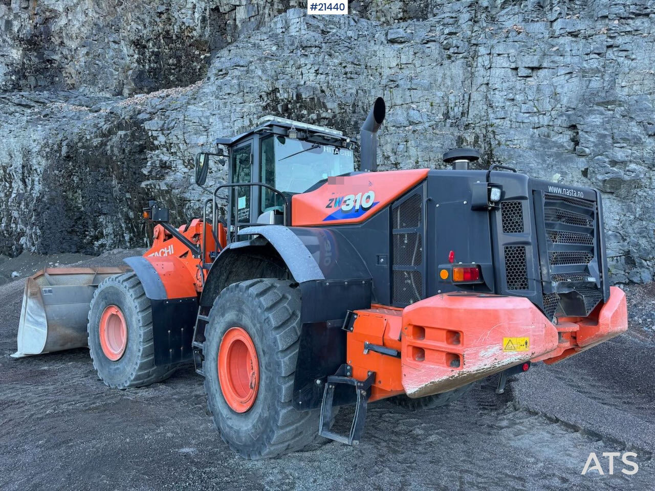 Hitachi ZW310 - Fadrom me goma: foto 3 Hitachi ZW310 - Fadrom me goma: foto 3