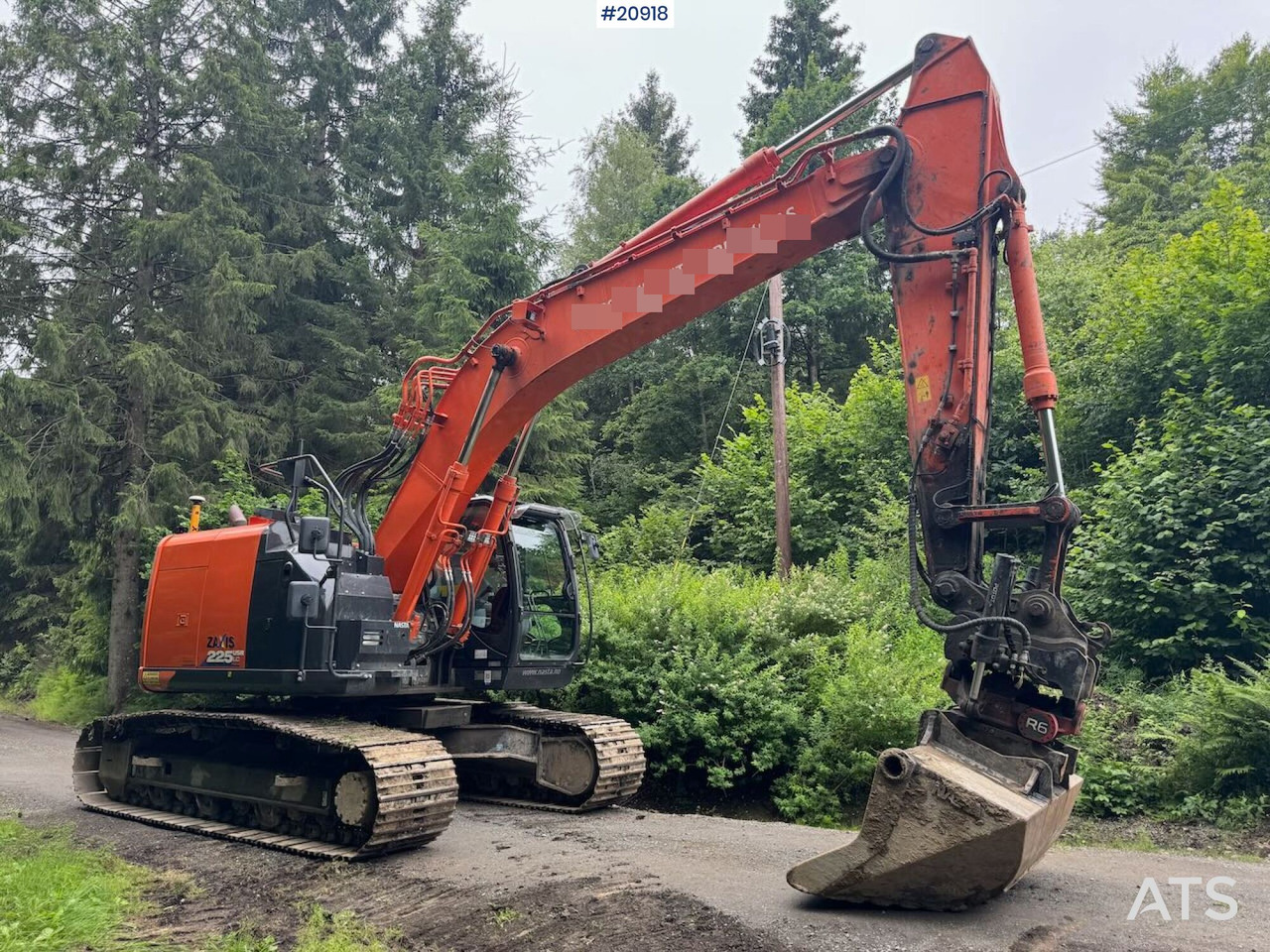 Hitachi ZX225 - Ekskavator me zinxhirë: foto 1 Hitachi ZX225 - Ekskavator me zinxhirë: foto 1
