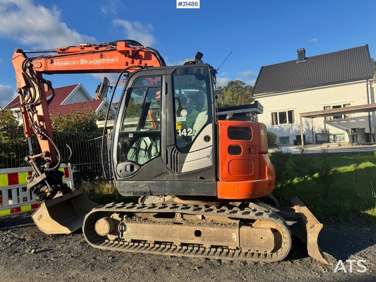 Hitachi ZX85US-5A - Ekskavator me zinxhirë: foto 3 Hitachi ZX85US-5A - Ekskavator me zinxhirë: foto 3