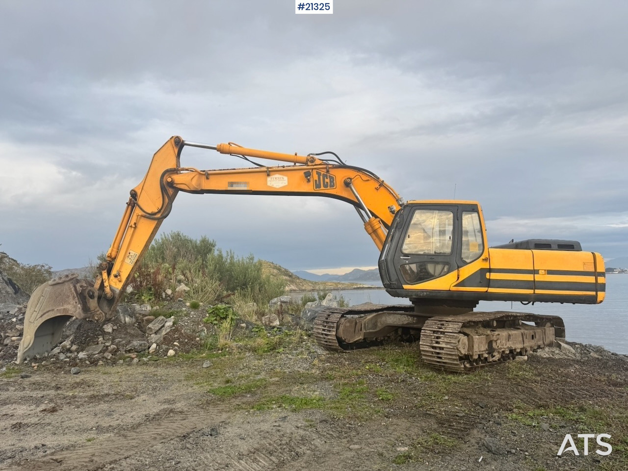 Jcb JS200LC - Ekskavator me zinxhirë: foto 2 Jcb JS200LC - Ekskavator me zinxhirë: foto 2