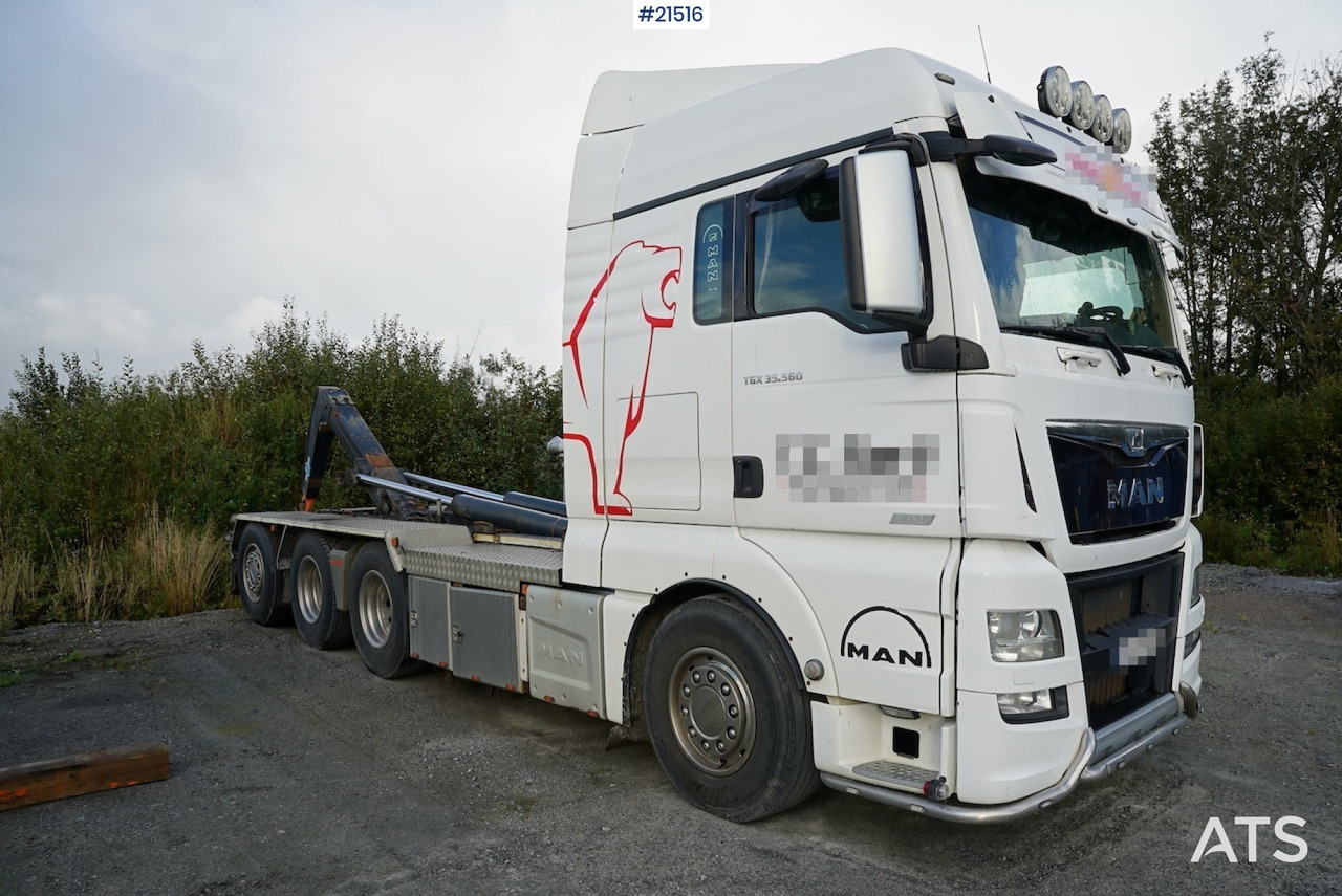MAN Man TGX 35.560 8x4 tridem krokbil - Kamion vetëngarkues: foto 1 MAN Man TGX 35.560 8x4 tridem krokbil - Kamion vetëngarkues: foto 1