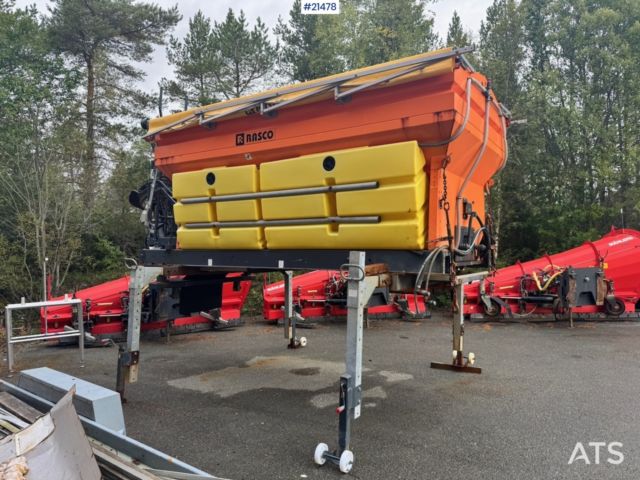 Rasco L4500 - Shpërndarës rëre/ Kripe: foto 2 Rasco L4500 - Shpërndarës rëre/ Kripe: foto 2