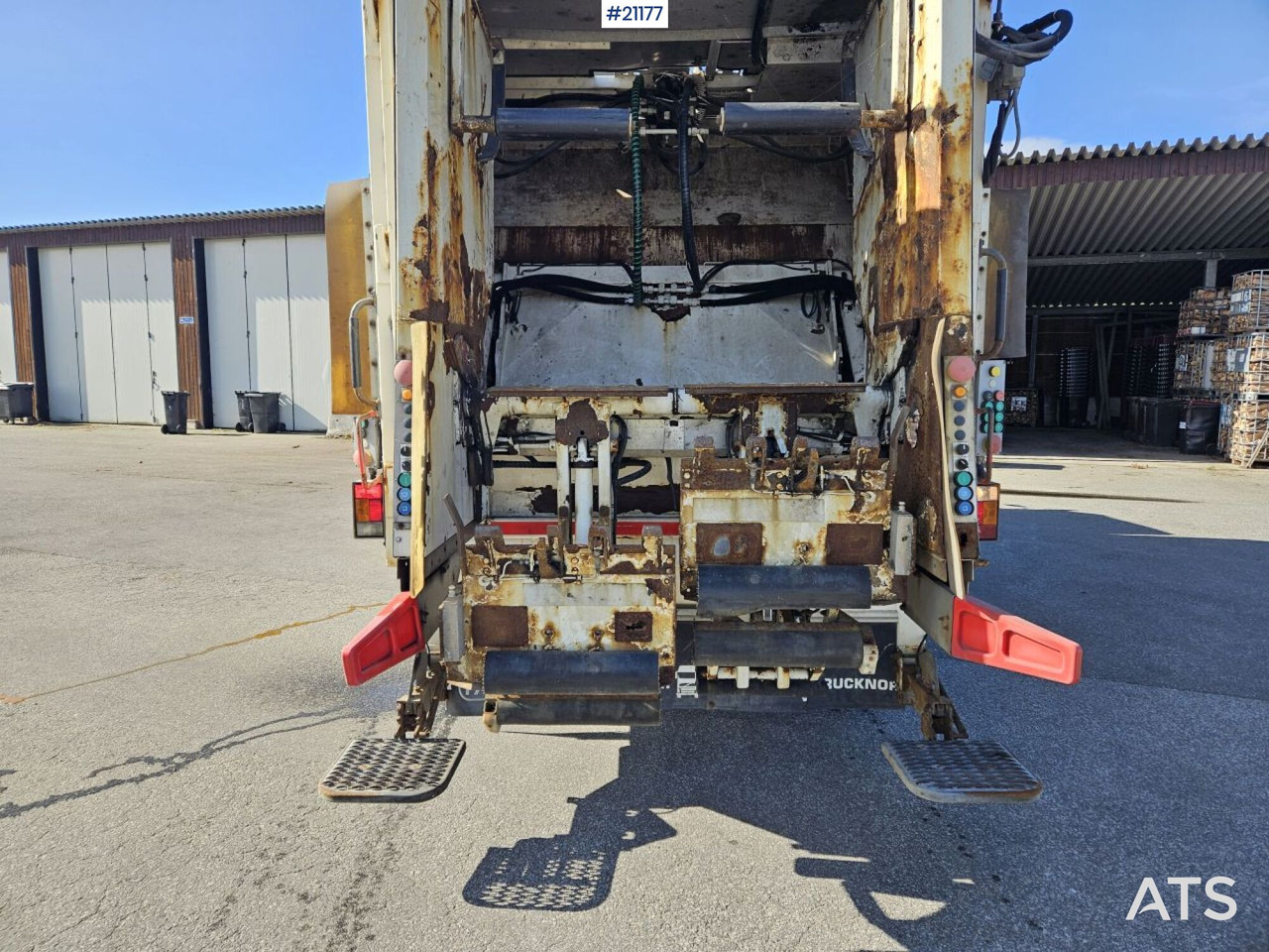 Volvo FM370 6x2 1-kammer komprimatorbil med Zoeller påbygg - Kamion mbeturinash: foto 4 Volvo FM370 6x2 1-kammer komprimatorbil med Zoeller påbygg - Kamion mbeturinash: foto 4