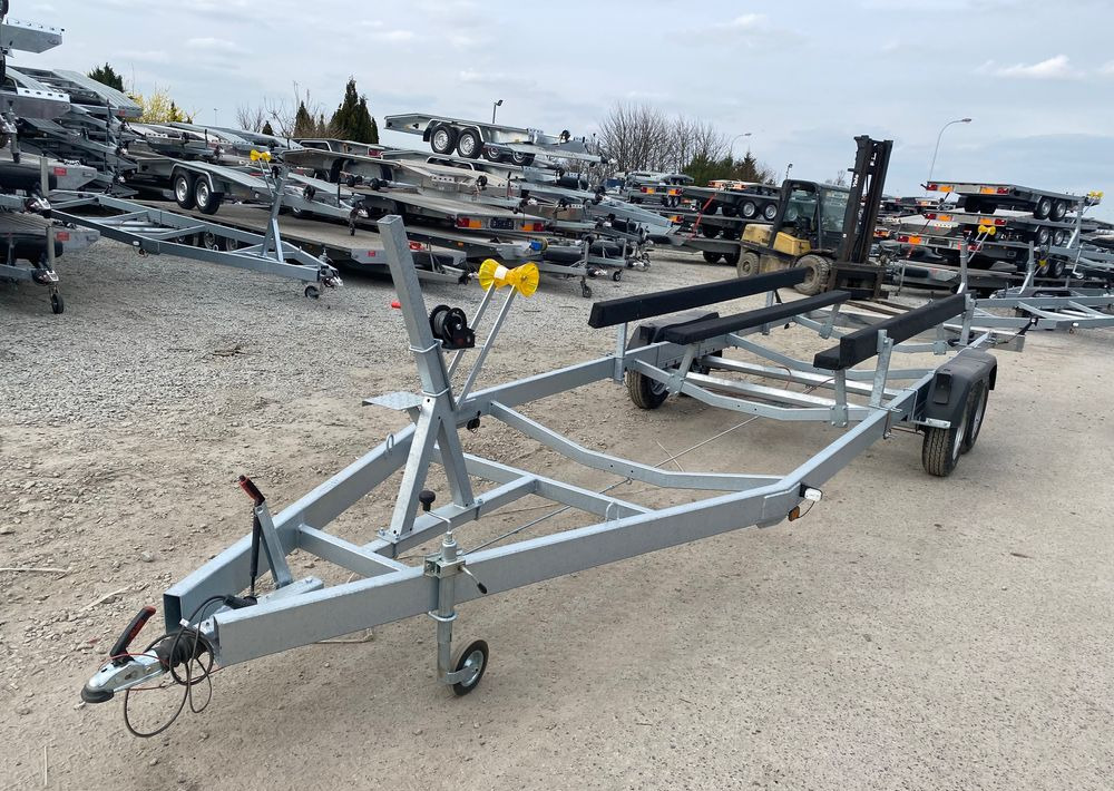 Boro PRZYCZEPA PODŁODZIOWA STYL AMERYKAŃSKI 7,30m - Rimorkio varkash: foto 2 Boro PRZYCZEPA PODŁODZIOWA STYL AMERYKAŃSKI 7,30m - Rimorkio varkash: foto 2