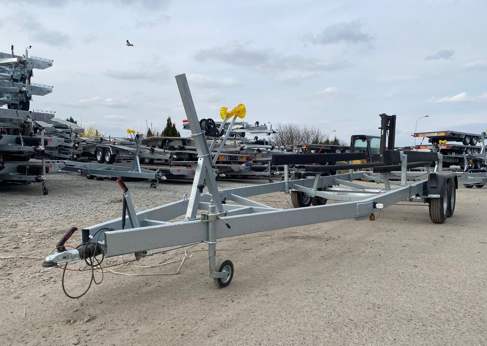 Boro PRZYCZEPA PODŁODZIOWA STYL AMERYKAŃSKI 7,30m - Rimorkio varkash: foto 1 Boro PRZYCZEPA PODŁODZIOWA STYL AMERYKAŃSKI 7,30m - Rimorkio varkash: foto 1