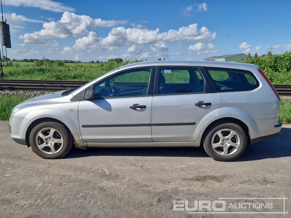 2005 Ford Focus - Veturë: foto 2 2005 Ford Focus - Veturë: foto 2