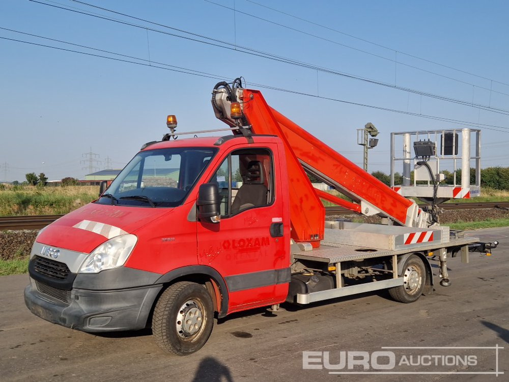 2012 Iveco 35S11 - Platformë ajrore e montuar në kamion: foto 1 2012 Iveco 35S11 - Platformë ajrore e montuar në kamion: foto 1