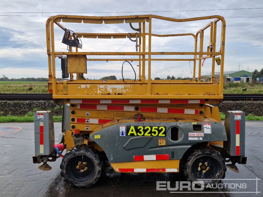 2013 Haulotte Compact 12DX - Platformë ajrore: foto 2 2013 Haulotte Compact 12DX - Platformë ajrore: foto 2